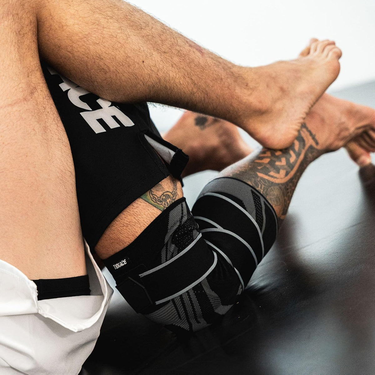 Tenace BJJ Knee Brace with Gel Pad and Side Stabilizers 8